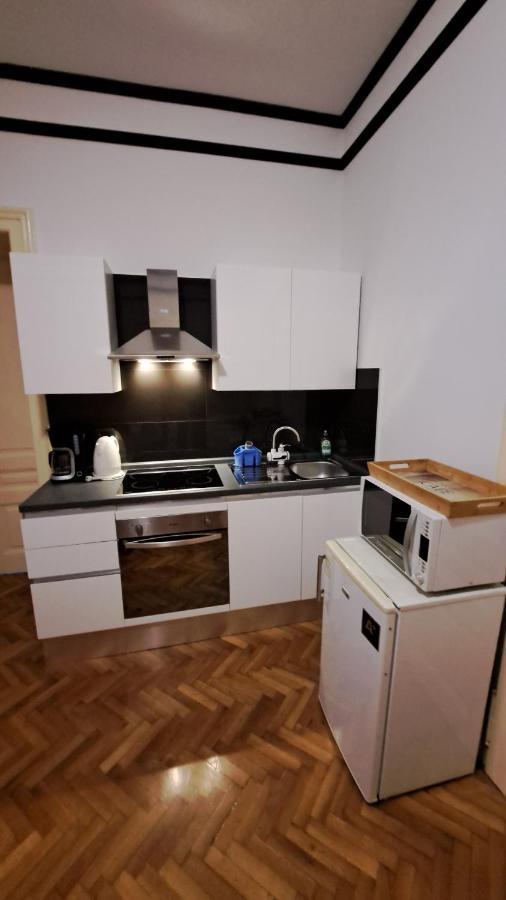 Apartmani Belsito Ловран Экстерьер фото